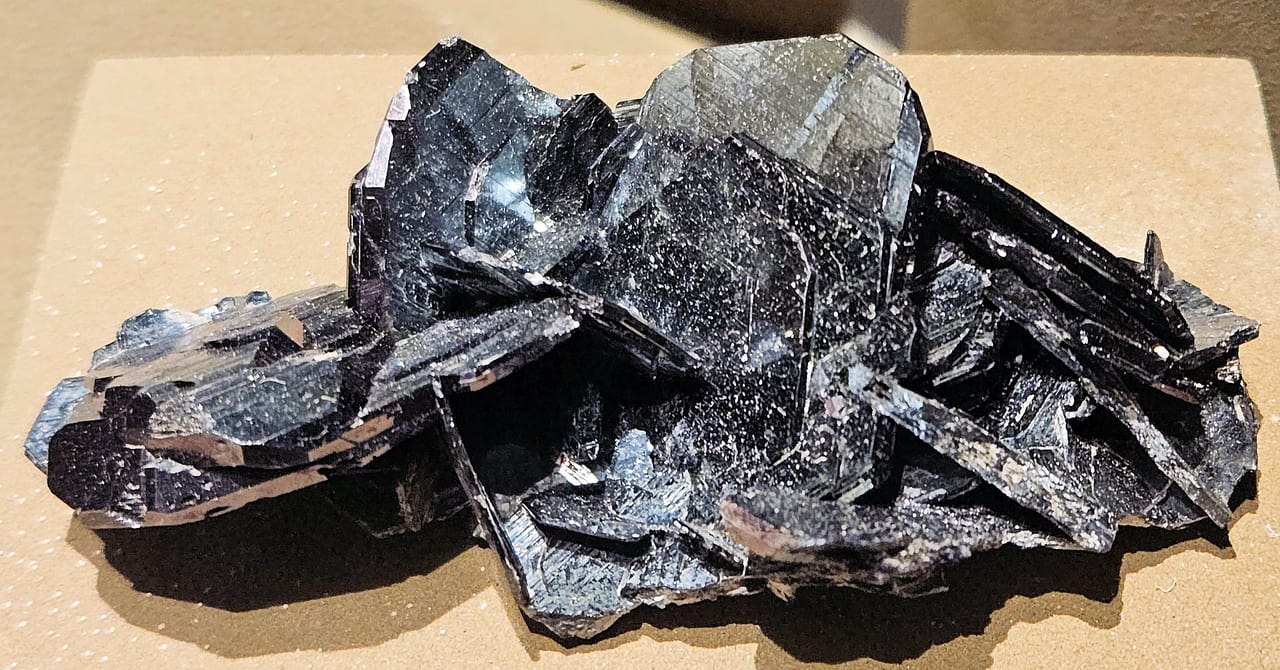 Iron Oxide — Hematite (High-Grade) — 4
